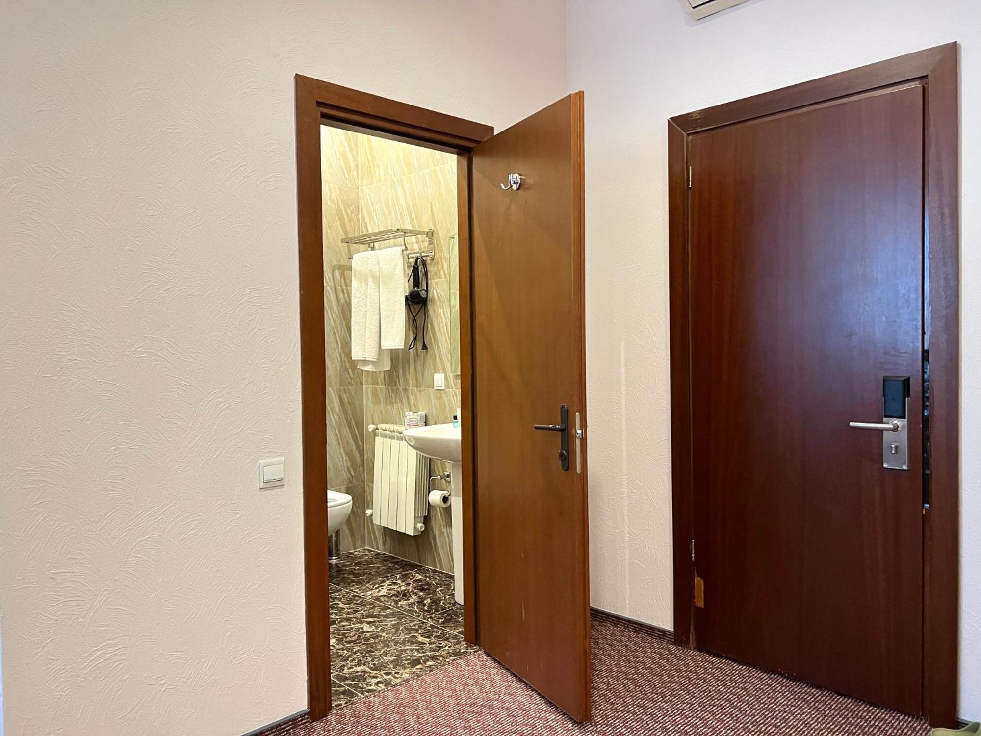 Jeppesen Residence アルマトイ エクステリア 写真
