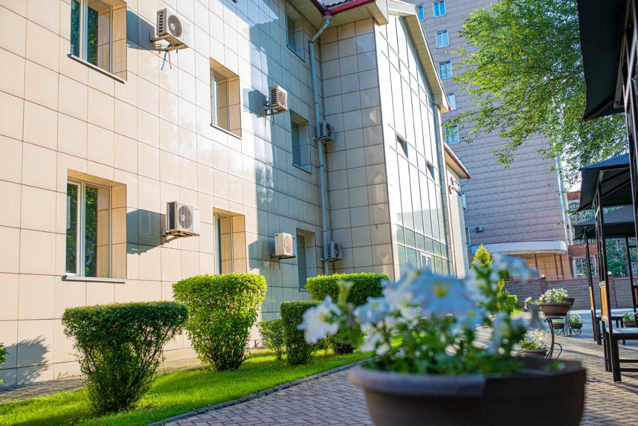 Jeppesen Residence アルマトイ エクステリア 写真